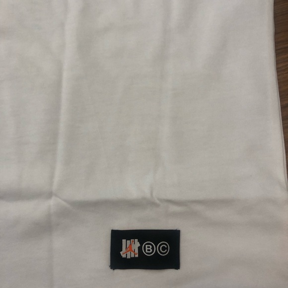 Jordan x Undefeated T-Shirt White 2XL. Color White. - Picture 5 of 6